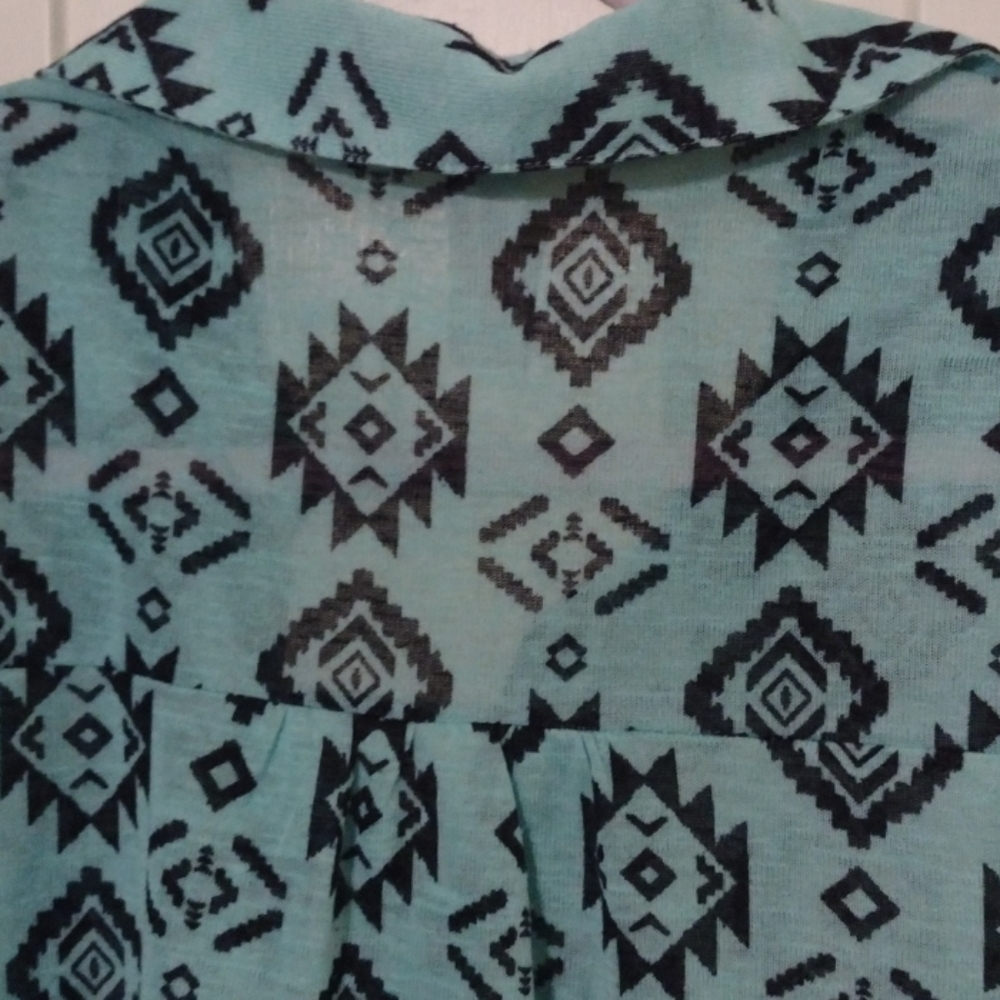 Button-Down Top - Picture 8 of 8